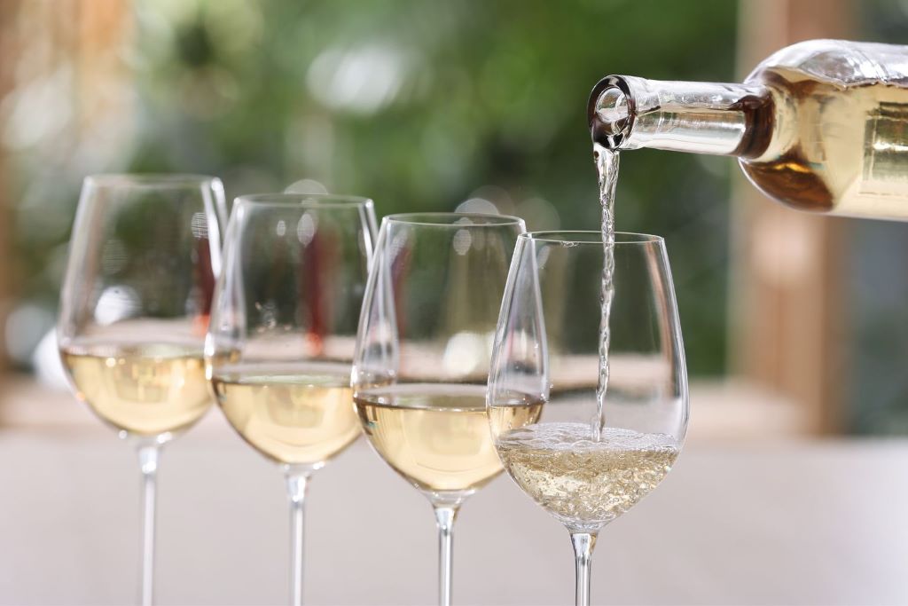 Oaked vs. Unoaked Chardonnay: What's the difference
